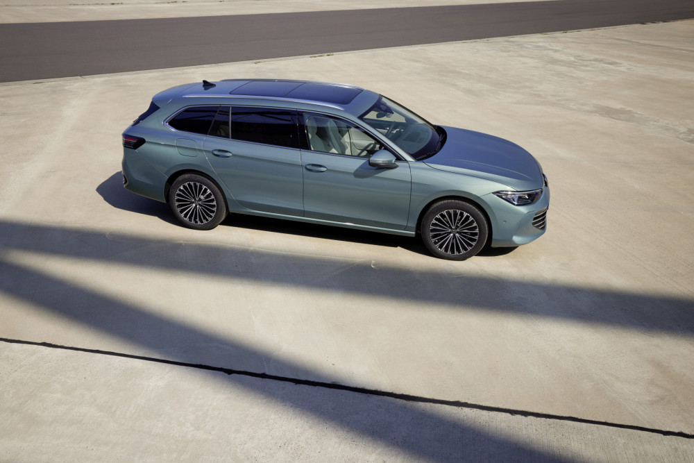 Volkswagen Passat Variant Elegance mariposit green 2024